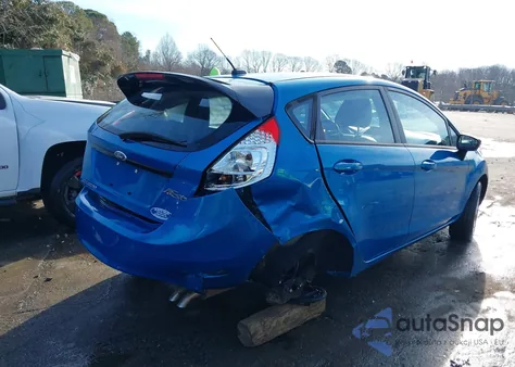 2013 Ford Fiesta Titanium z USA, uszkodzony, nr VIN 3FADP4FJ6DM107373